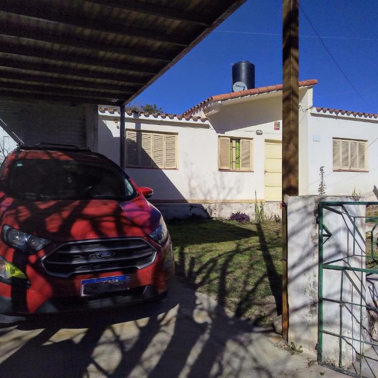Urquiza61 - Three-Bedroom House - 8