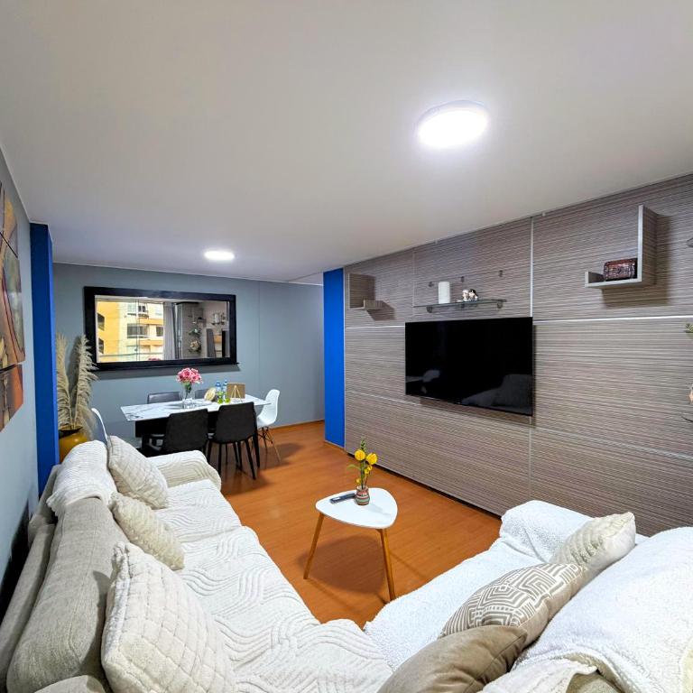 Amplio depa familiar en Surco con 3 dormitorios y cochera - Apartamento Deluxe - 6