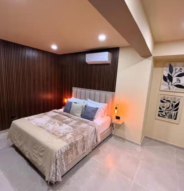 Jacuzzi y piscina, 8 habitaciones Medellín, Poblado - Apartamento - 22