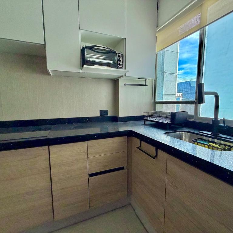 Bright 3bedroom apartment near Quicentro - Three-Bedroom Apartment - 2