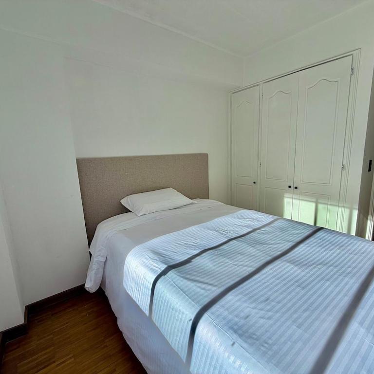 Bright 3bedroom apartment near Quicentro - Three-Bedroom Apartment - 10