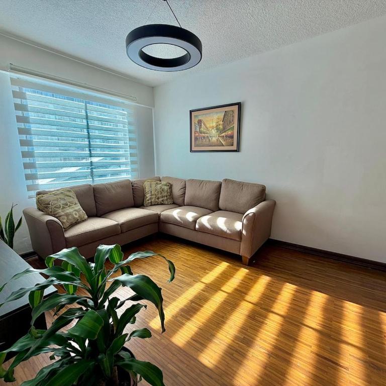 Bright 3bedroom apartment near Quicentro - Three-Bedroom Apartment - 11