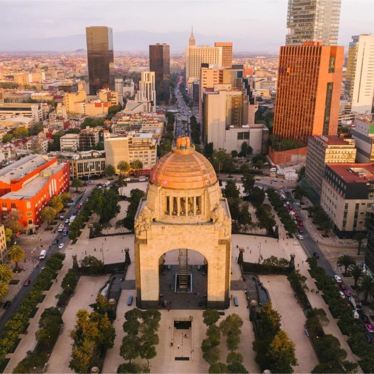Alberto's Home, steps from the Revolution Monument CDMX - Apartment - 4
