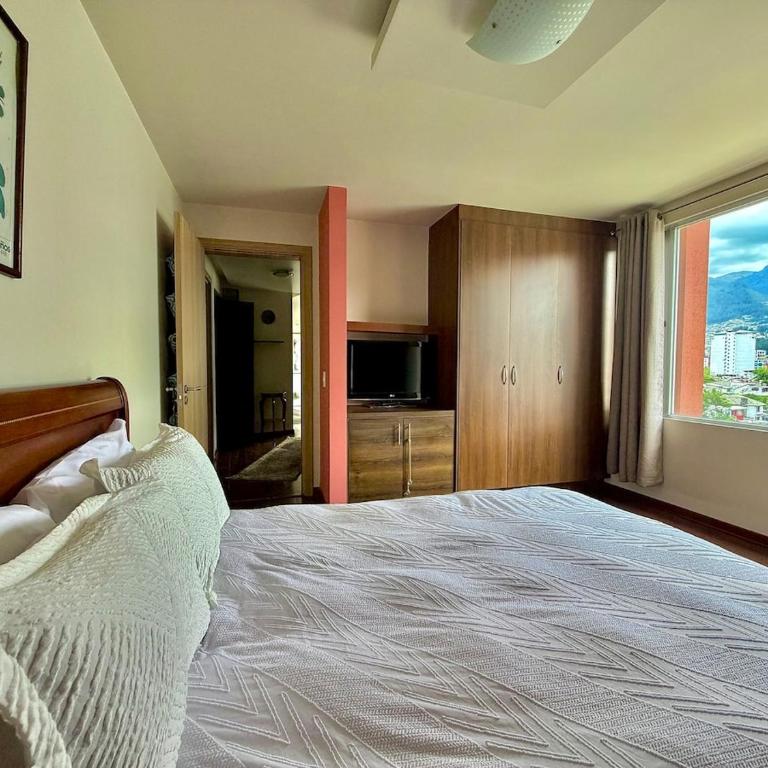 Spacious, centrally located, and quiet One bedroom - One-Bedroom Apartment - 7