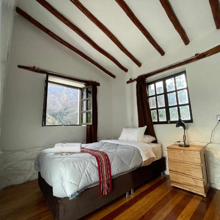 Hotel Sagrada Tierra Ollantaytambo - Triple Room with Mountain View - 3