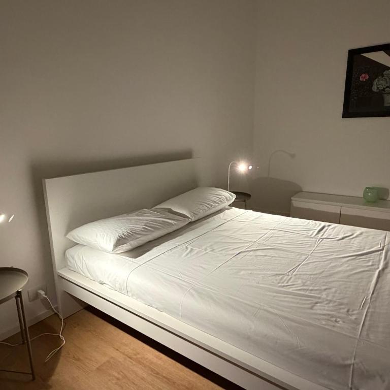 Maison Oberdan 63 - Camera Matrimoniale con Letto Supplementare - 13