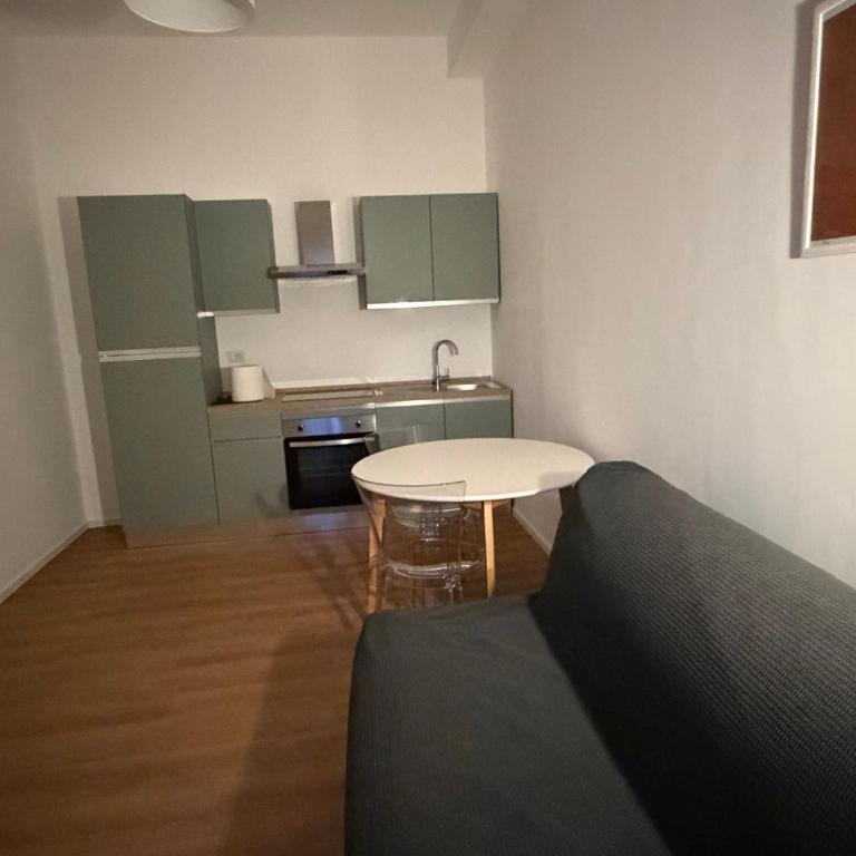 Maison Oberdan 63 - Camera Matrimoniale con Letto Supplementare - 10