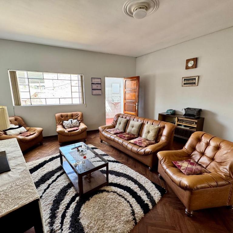 Departamento vintage amplio en casa de Pochito - Two-Bedroom Apartment - 5