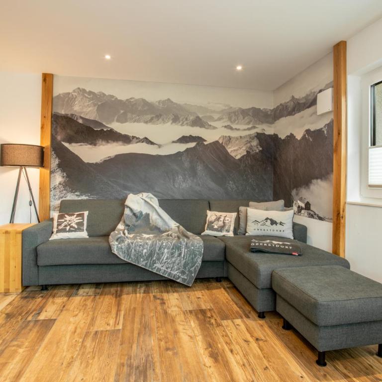 AlpSuites Oberstdorf - Deluxe Suite mit Kingsize-Bett - 3