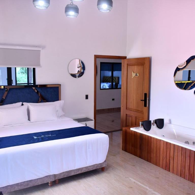 Ecohotel Dubai del Oriente - Comfort Quadruple Room - 7
