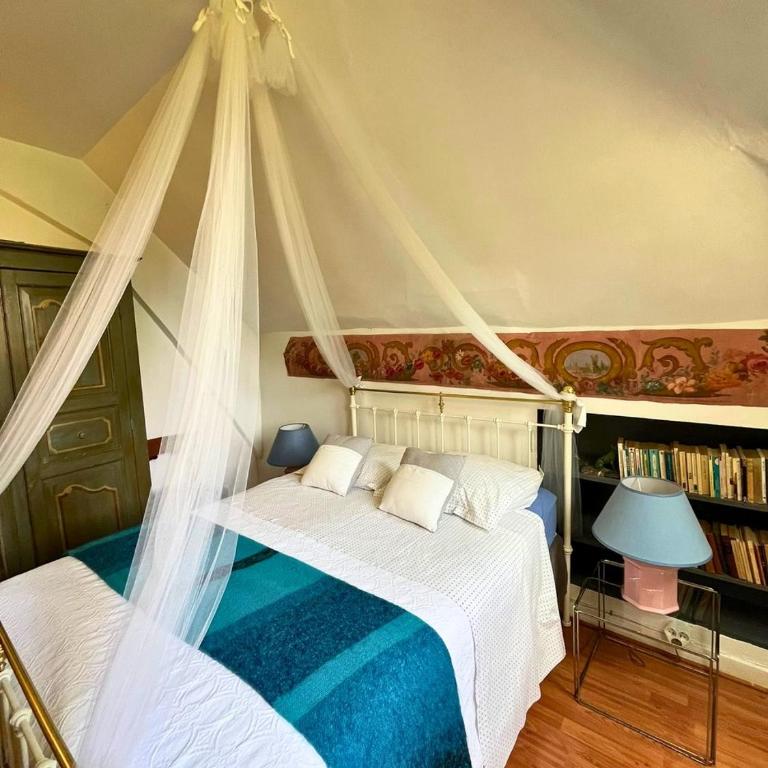 Chambre Rose - Maison La Petite Vigne Chambres d'hôtes - Chambre Double avec Salle de Bains Privative - 3