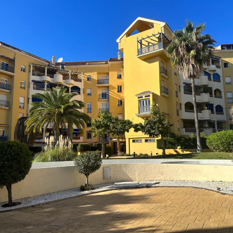 Bonitas vistas y situación perfecta - Three-Bedroom Apartment with Balcony - 22