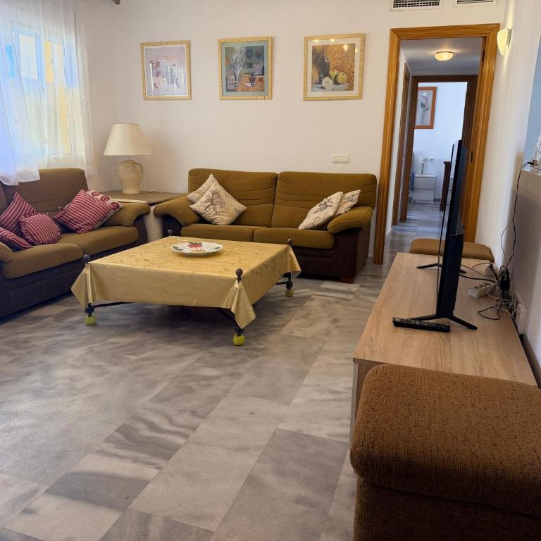Bonitas vistas y situación perfecta - Three-Bedroom Apartment with Balcony - 31