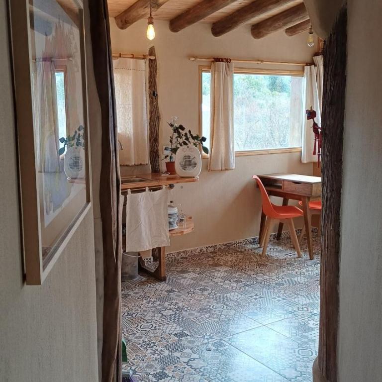 Hexagonal Cabin - One-Bedroom House - 4