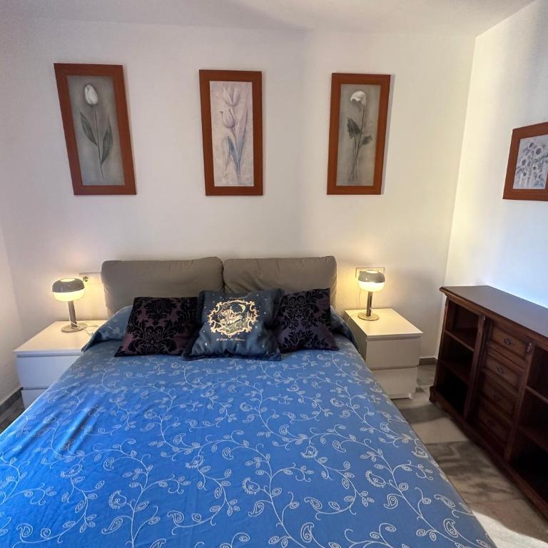 Bonitas vistas y situación perfecta - Three-Bedroom Apartment with Balcony - 62