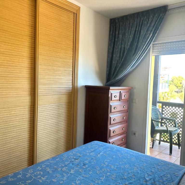 Bonitas vistas y situación perfecta - Three-Bedroom Apartment with Balcony - 72