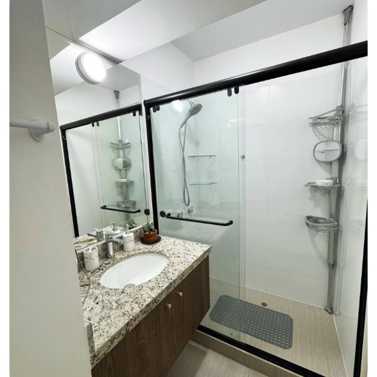Espacioso departamento 3 dormitorios en el Corazón de Miraflores - Apartamento de 1 dormitorio - 26