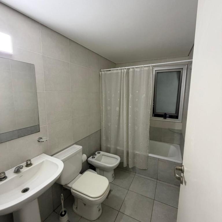 Departamento completo cerca del Estadio Único SDE - Two-Bedroom Apartment - 19