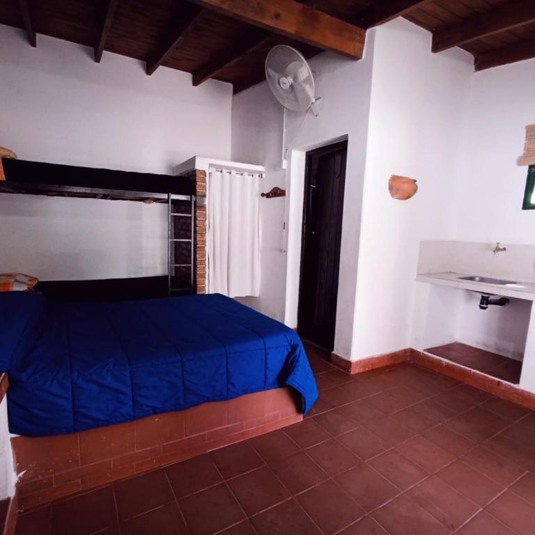 Complejo Los Algarrobos - Habitación Cuádruple con baño privado - 4