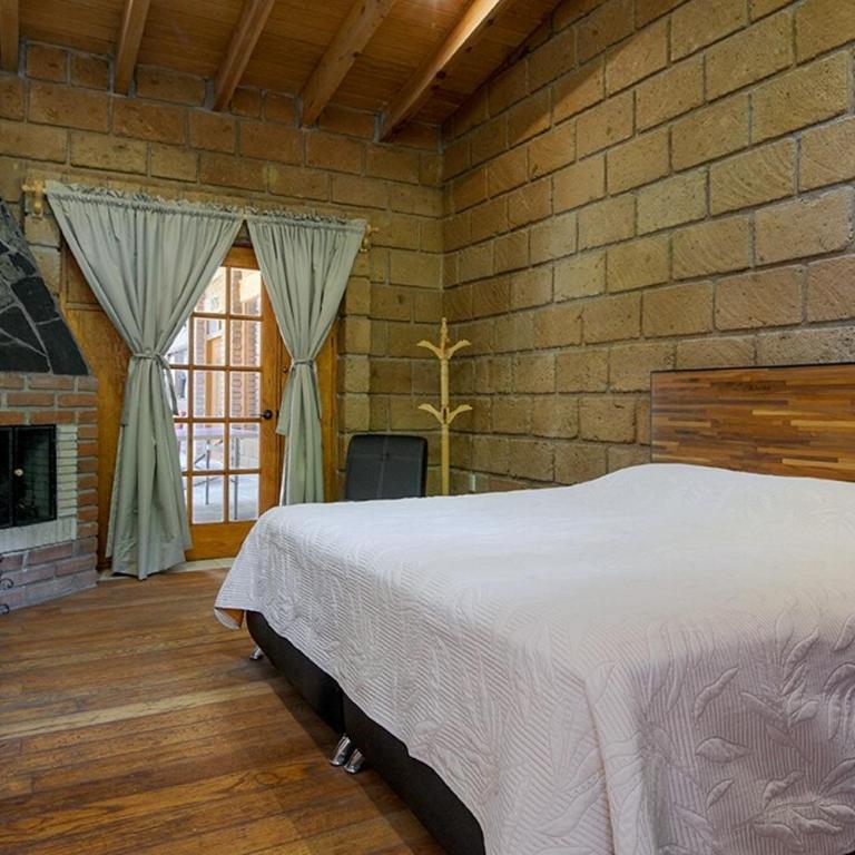 Alberca Techada Climatizada,Fogata, Billar - Four-Bedroom House - 9
