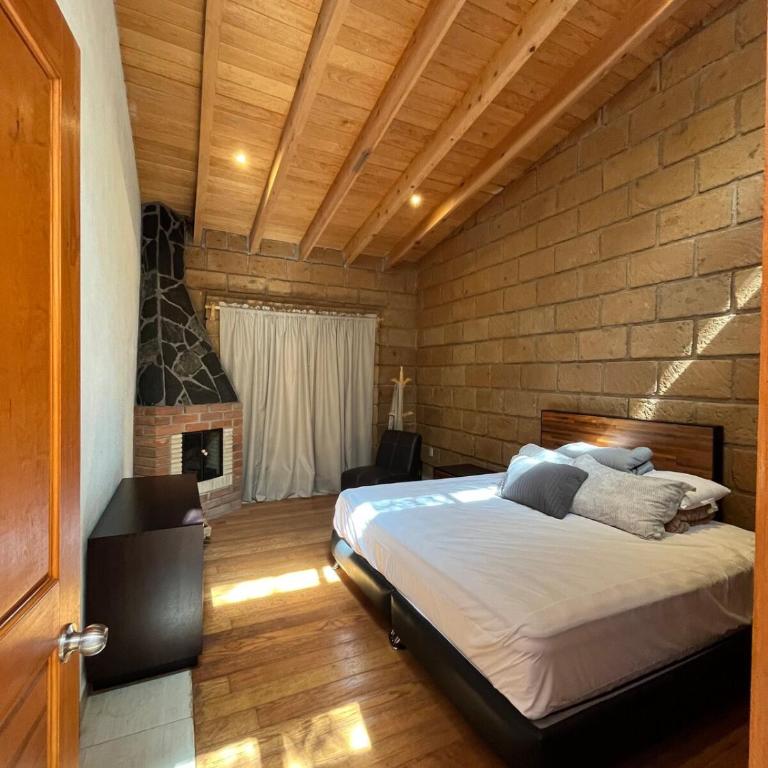 Alberca Techada Climatizada,Fogata, Billar - Four-Bedroom House - 22