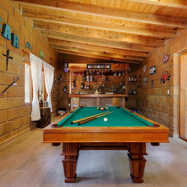 Alberca Techada Climatizada,Fogata, Billar - Four-Bedroom House - 31