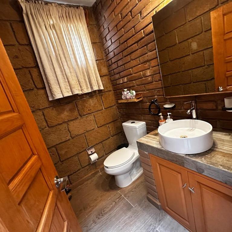 Alberca Techada Climatizada,Fogata, Billar - Four-Bedroom House - 34