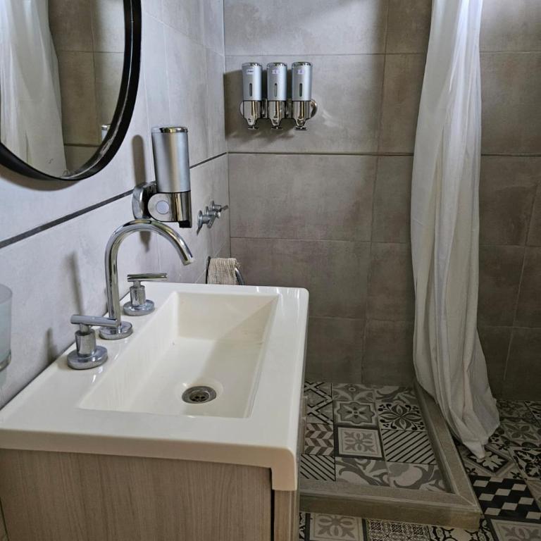 Casa con pileta en La Caleta - One-Bedroom House - 3