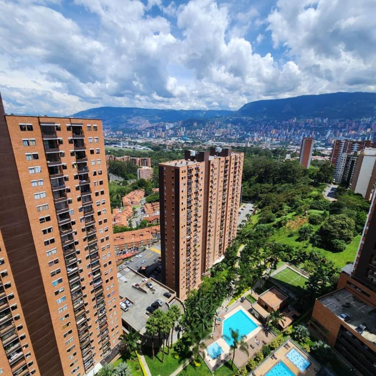 Medellín in the Clouds, Pool, Gym, Turkish Bath, Parking - Apartamento de 3 dormitorios - 1