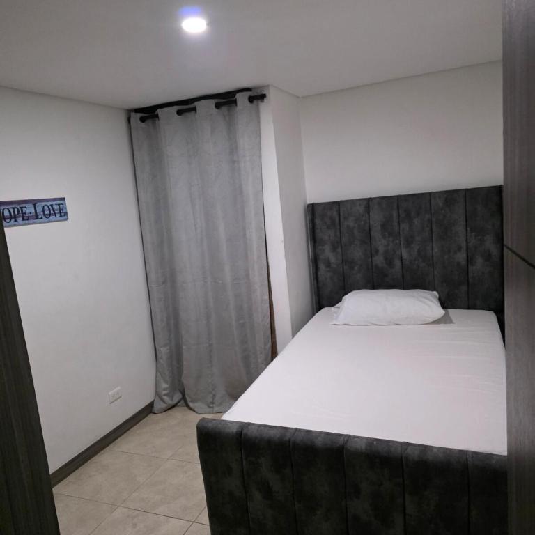 Medellín in the Clouds, Pool, Gym, Turkish Bath, Parking - Apartamento de 3 dormitorios - 2