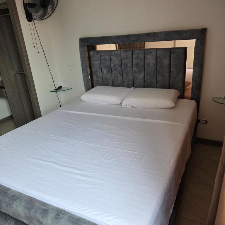 Medellín in the Clouds, Pool, Gym, Turkish Bath, Parking - Apartamento de 3 dormitorios - 7
