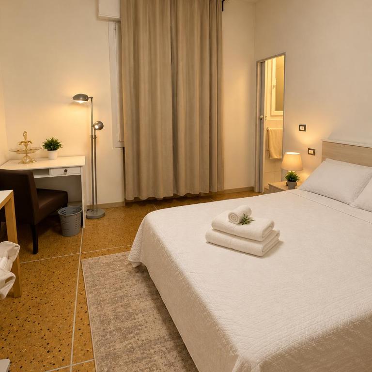 Casa Gobetti-Bologna Centrale - Camera Matrimoniale con Bagno Privato - 4