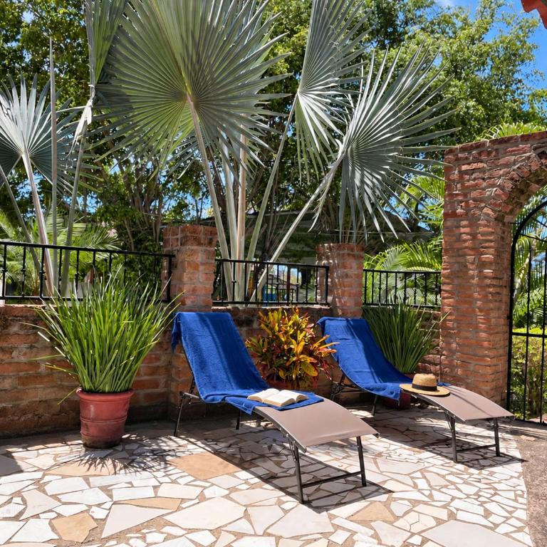 La Villa Palmier - Spacious 3BR Home - Quiet & Air-Conditioned - Villa con vistas al jardín - 16