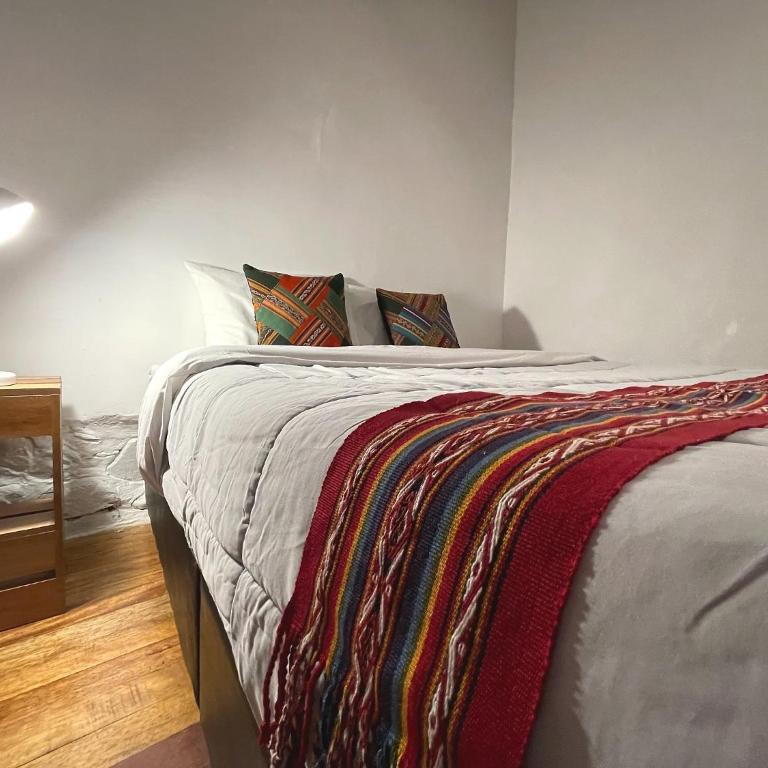 Hotel Sagrada Tierra Ollantaytambo - Quadruple Room with Mountain View - 5