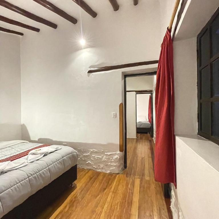 Hotel Sagrada Tierra Ollantaytambo - Quadruple Room with Mountain View - 10