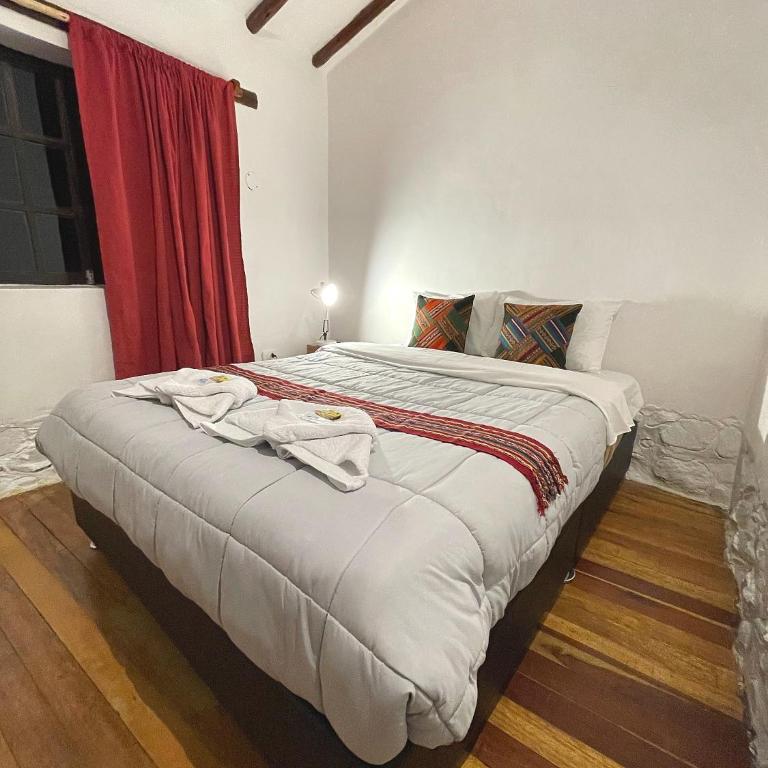 Hotel Sagrada Tierra Ollantaytambo - Quadruple Room with Mountain View - 11