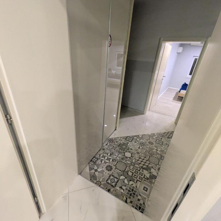 The One Apartment - Two-Bedroom Apartment with Balcony - 4