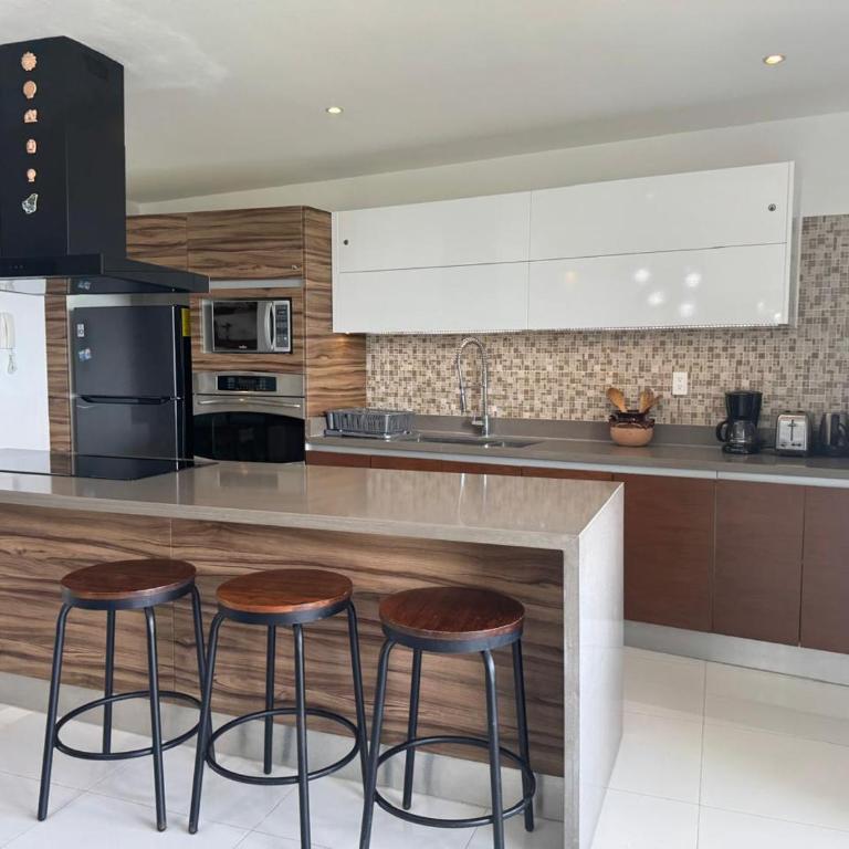 Well equipped condo with splendid sea view - Two-Bedroom Apartment - 2