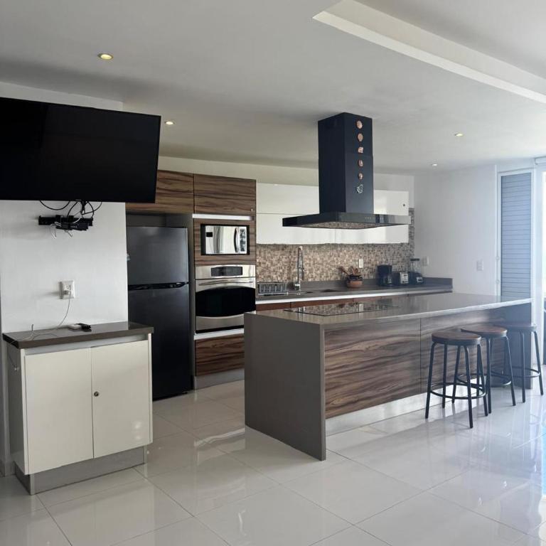 Well equipped condo with splendid sea view - Two-Bedroom Apartment - 4