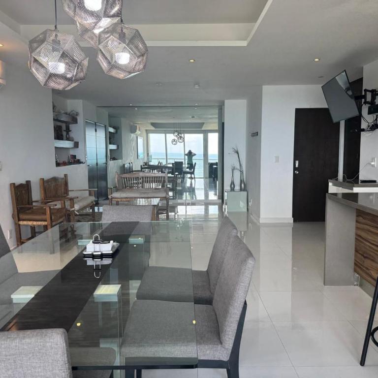 Well equipped condo with splendid sea view - Two-Bedroom Apartment - 20