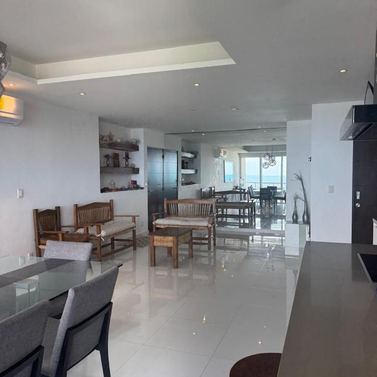 Well equipped condo with splendid sea view - Two-Bedroom Apartment - 21