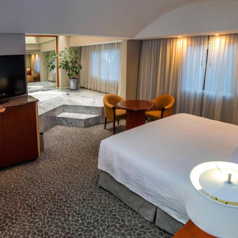 Courtyard by Marriott Mexico City Revolucion - Suite mit 2 Schlafzimmern - 1. Schlafzimmer: 1 Kingsize-Bett, 2. Schlafzimmer: 1 Doppelbett - 2