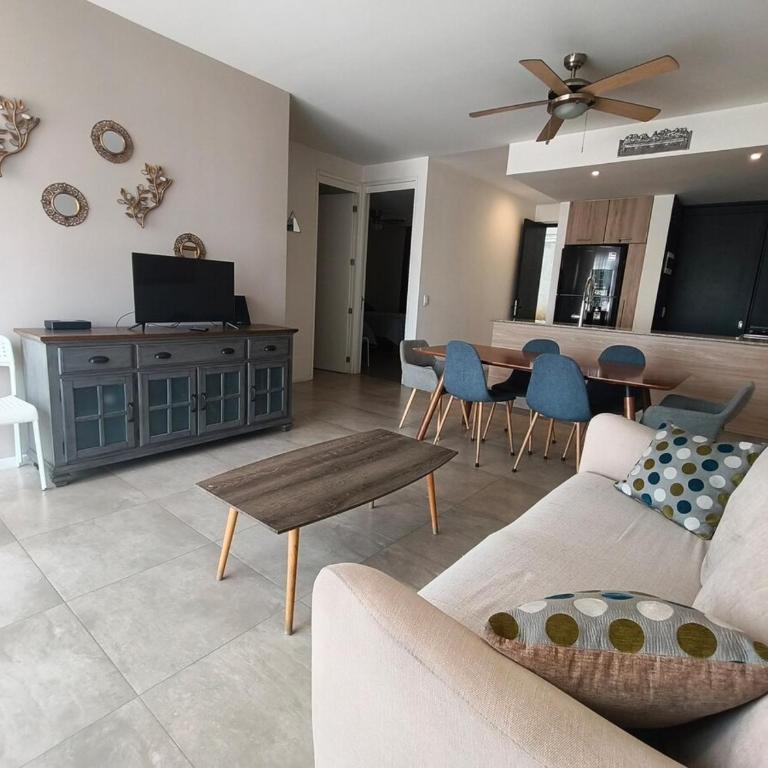Acogedor y confortable, gimnasio, piscina, seguridad las 24 horas - Appartement 2 Chambres - 8