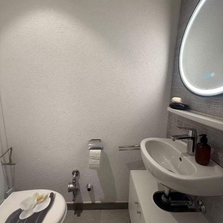 Salute 212, Renovated, Sauna, Jacuzzi, PS5, Free parking - Apartment mit 2 Schlafzimmern - 8
