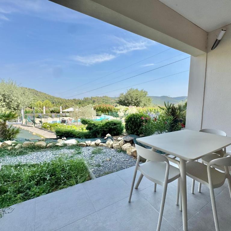 Mas des oliviers - Apartment with Pool View - 9