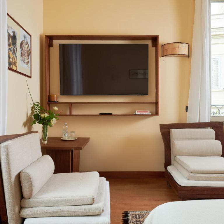 Palm Gallery Hotel - Deluxe Queen Room - 2