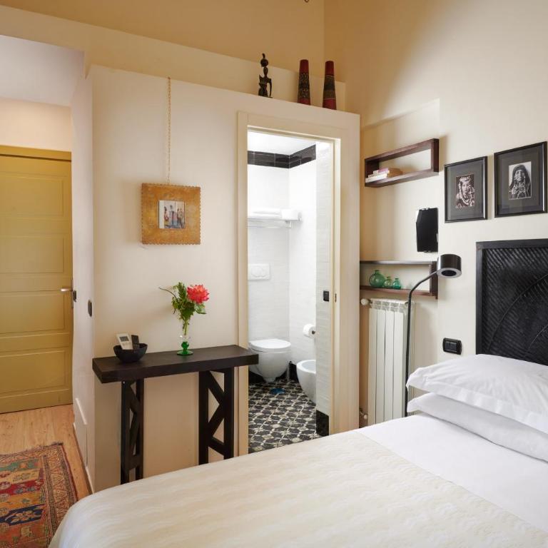 Palm Gallery Hotel - Standard King Room - 4