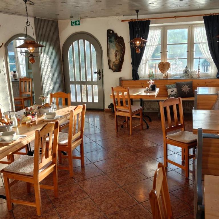 Hotel Forsthaus Ruhpolding incl Chiemgau Karte - Doppelzimmer mit Balkon - 9