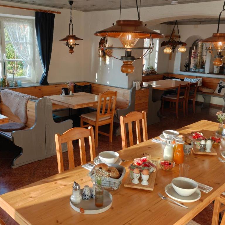 Hotel Forsthaus Ruhpolding incl Chiemgau Karte - Doppelzimmer mit Balkon - 11