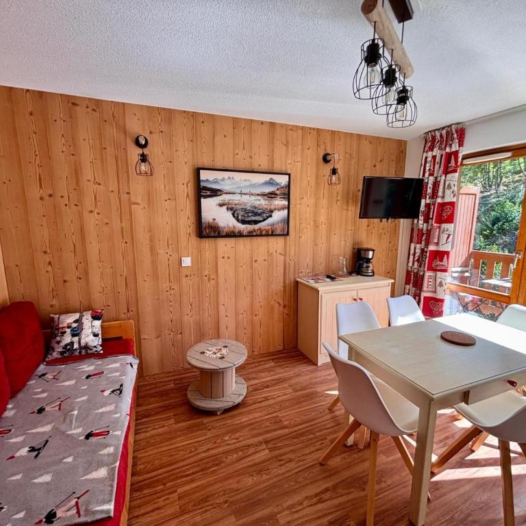 AU PIED DES PISTES 5 Personnes avec balcon - Appartement 1 Chambre - 2